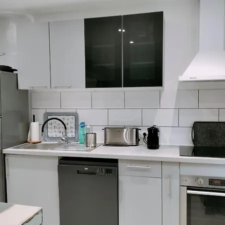 300m From The Beach Appartement *